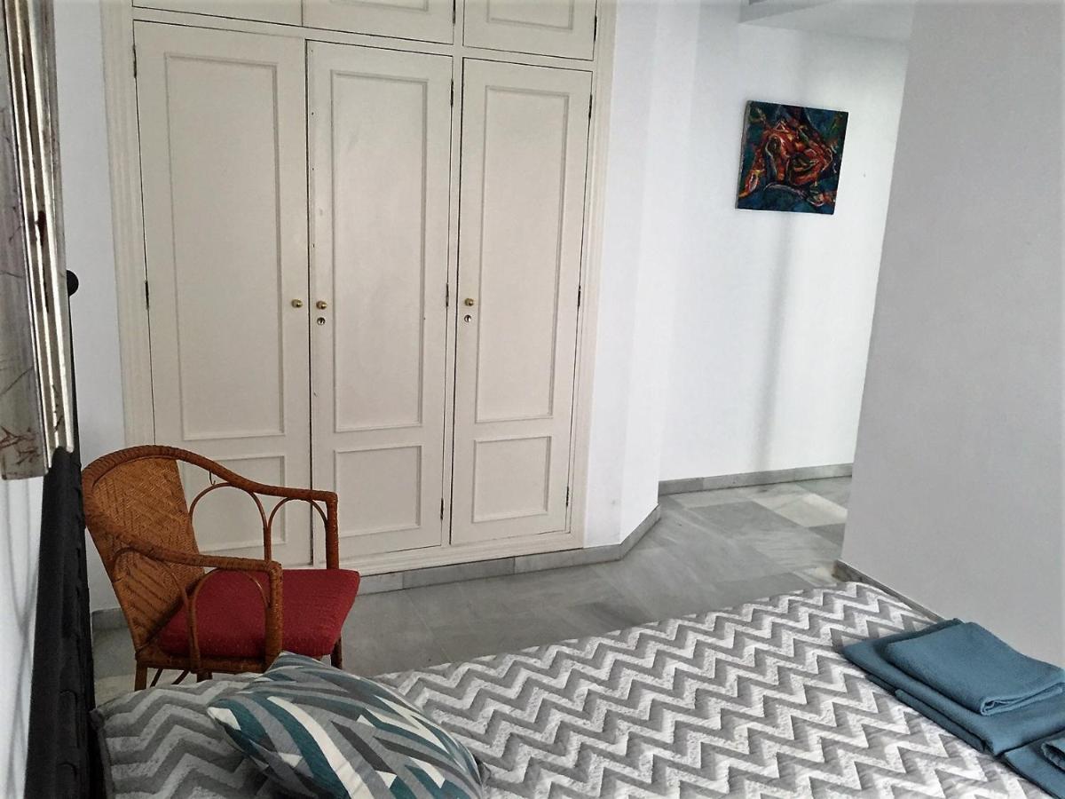 Luminoso Y Amplio Apartamento En El Centro Historico De Sevilla Luaran gambar